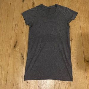 Lululemon swiftly tech, size 6!